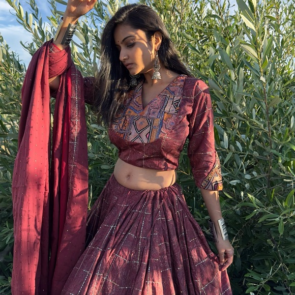 Paisley Lehenga Set - Picture 3 of 4